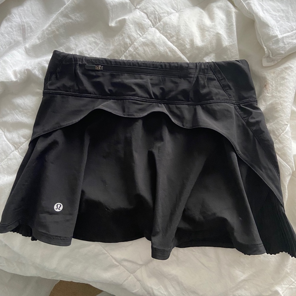 Lululemon play off the pleats tennis skirt